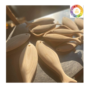 Estatuilla de madera tallada en pescado, adorno de juguete de madera para decoración de habitación de niños o exhibición de pared hecha a mano en estilo de tema costero - Product Image 4