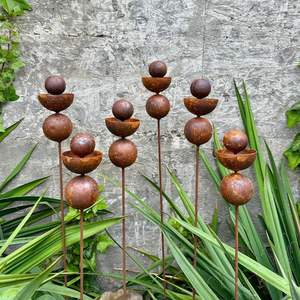 Estacas de metal para jardín, decoración artística para plantas de exterior, duraderas, resistentes a la intemperie, resistentes al óxido, con un acabado artístico fuerte. - Product Image 5