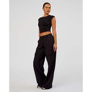 เสื้อครอปแขนสั้นสีดำ - Product Image 4