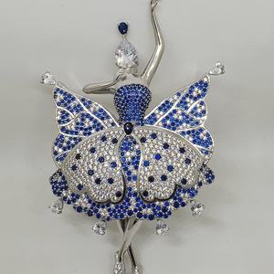 Pendentif en argent sterling 925 avec pierre en zircon blanc et bleu, pendentif personnalisé hip-hop pour elle, pendentif en forme de fanion avec diamants - Product Image 1