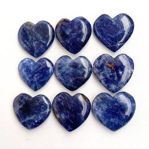 Piedra preciosa de corazón hinchado de sodalita más vendida para joyería o curación de Reiki y coleccionistas de cristales disponibles a un precio asequible - Product Image 5