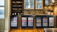 Minibar compacto debajo del mostrador pequeño mini refrigerador bar nevera congelador todas las botellas bebida vino bebida cerveza enfriador refrigerador