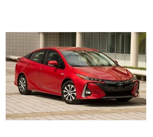 Fiable para Toyota Prius Hybrid Dirección izquierda AWD Drive Asientos de cuero oscuro Neumáticos R19 Excelente estado para los desplazamientos diarios - Product Image 3