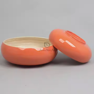Cuencos artesanales de bambú lacados vibrantes y reuniones para cenas elegantes - Product Image 1