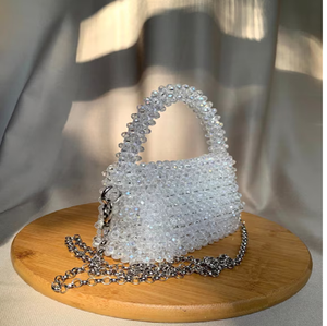 Llamativo bolso de cuentas de cristal facetado rojo, distintivo ASA en U, lujosa elegancia audaz, Diseño Artesanal a precio de mayorista. - Product Image 5