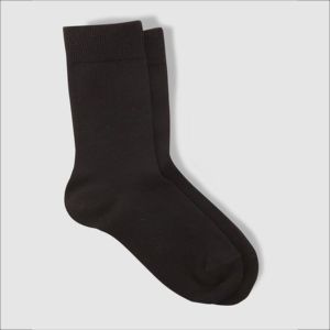Chaussettes athlétiques pour hommes de qualité supérieure Couleur personnalisée Extensible et respirante avec impression de logo Chaussettes de sport Streetwear - Product Image 4