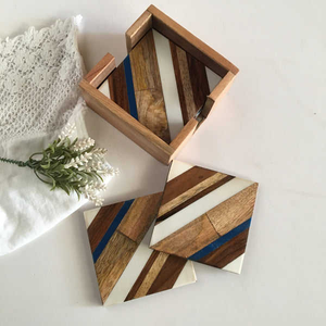 Sous-verres en résine époxy, qualité durable, design unique, isolation thermique, fabrication artisanale, sous-verres élégants carrés en bois d'olivier et en résine - Product Image 1