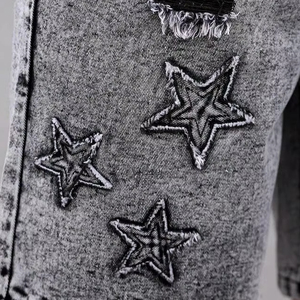 กางเกงยีนส์ขาตรงขาสั้นสีเทาดำสำหรับผู้ชายกางเกงยีนส์ขาตรงลายดาวแบบไขว้สุดอินเทรนด์กางเกงขาสั้นแฟชั่นสำหรับวัยรุ่นฤดูร้อน - Product Image 6