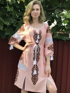 Nouveau look fantastique style bohème broderie vintage travail à la main lourde évasée et bouffée à manches longues et évasée robe ukrainienne - Product Image 2