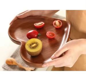Plato de Madera de Acacia en Forma de Corazón para Servir Alimentos, Acabado Natural, Plato de Madera de Acacia en Forma de Corazón Hecho a Mano - Product Image 1
