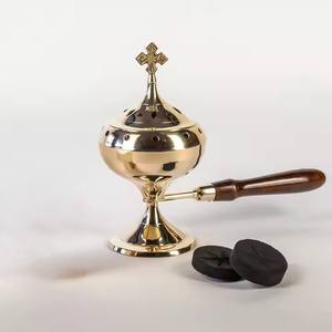 Brûle-encens artisanal en laiton avec poignée en bois de rose sculpté - Élégant autel de bureau pour le bureau et la maison - Product Image 3