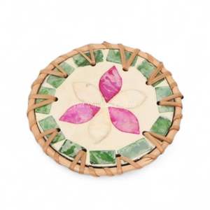 Posavasos de Ratán Natural con Diseño de Madreperla para Protección de Bebidas y Uso Elegante en el Hogar - Product Image 1