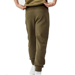 Venta al por mayor de pantalones deportivos de entrenamiento casual personalizado gimnasio pantalones de chándal para los hombres ligero de punto estampado frente plano - Product Image 3