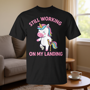 Camiseta de unicornio adorable para soporte de lesiones en la pierna y recuperación de fracturas - Camiseta promocional cómoda - Product Image 3