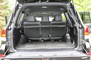 รถ SUV หรูมือสอง ปี 2021 เครื่องยนต์ V8 ขับเคลื่อน 4 ล้อ ระยะทางวิ่งน้อย รถออฟโรดขนาดใหญ่ พรีเมียม SUV - Product Image 6