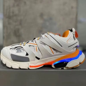 2025 zapatillas informales de marca de diseñador de lujo originales con calidad de luz LED Track 3,0 zapatos para caminar con plataforma - Product Image 3