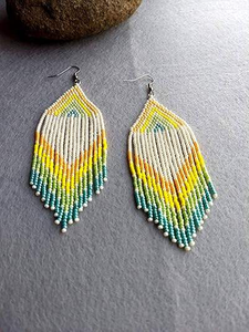 Elegantes pendientes de flecos con cuentas, pendientes largos de tubo de cuentas de semillas nativas, joyería hecha a mano - Product Image 3