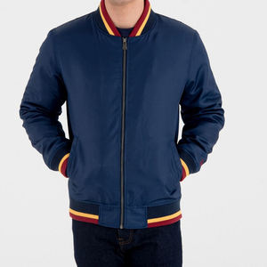 Vestes de baseball d'hiver personnalisées en gros pour hommes, en toile satinée rouge unie, respirantes, coupe-vent, réversibles, style varsity bomber - Product Image 6