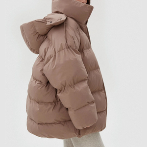 Veste matelassée confortable de la collection d'hiver OEM, chaude et confortable, avec tissu en nylon respirant, capuche réglable pour femmes - Product Image 6