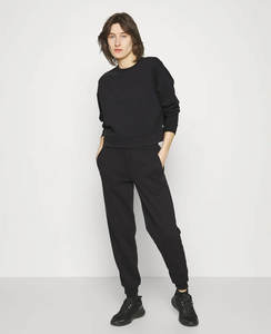 Conjunto de chándal deportivo personalizado de dos piezas para mujer, tops cortos con cremallera y traje estampado para correr - Product Image 2