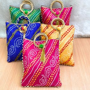Belle poignée de perle en forme de bracelet brodée sacs à main ethniques Bandhani Designs sacs traditionnels pour le mariage et la faveur de retour - Product Image 1