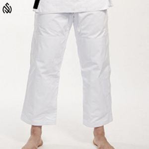 Uniforme de karaté de formation professionnelle Uniforme de karaté de haute qualité Uniforme de karaté en matériau durable - Product Image 4