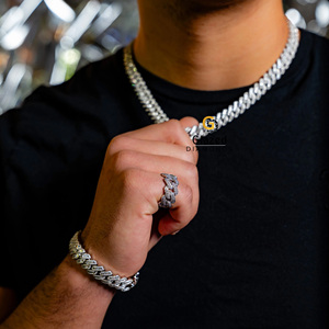 สร้อยข้อมือแบบคิวบาสีขาวทอง10 KT สไตล์ฮิปฮอปน้ำแข็งประดับด้วยทรงกลมและบาแกตต์ตัดแล็บปลูกเพชรสำหรับผู้ชาย - Product Image 3