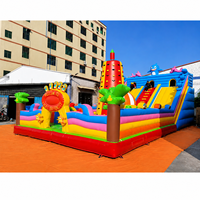 Aire de jeux pour enfants, trampoline gonflable géant et château, thème animaux dinosaures, matériau PVC, utilisation en extérieur, capacité 100-500 kg