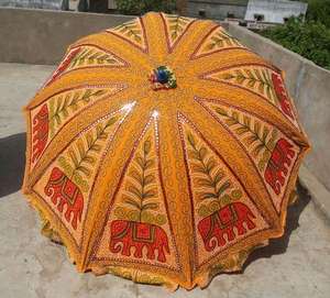Parapluie de jardin d'extérieur bohème rajasthani Art unique Broderie à la main Design avec perroquet Cadre en métal pour usage décoratif - Product Image 1