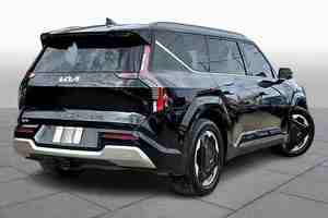 Vehículo Usado 2024 EV9 Land AWD en Excelentes Condiciones, Asientos de Cuero, Cámara Trasera, Volante a la Izquierda, Sin Accidentes - Product Image 2