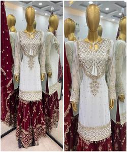 ชุดเสื้อผ้าพื้นเมือง - Product Image 4