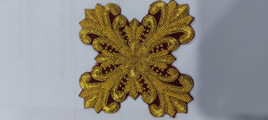 Insignias personalizadas 3D bordadas a mano, emblemas de poliéster, parches, etiquetas de ropa con hilo de oro, insignias de tela de sarga bordada - Product Image 4