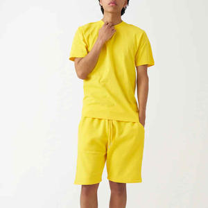 Conjunto de camisa y pantalones cortos de verano unisex personalizados de alta calidad estilo informal de punto transpirable para hombres y mujeres - Product Image 4