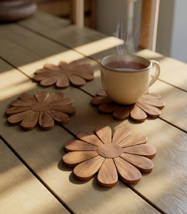 Posavasos minimalistas de madera natural con un elegante toque de mármol blanco. Disponible a precios de mayoreo. - Product Image 2