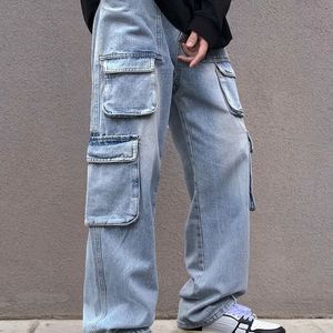 Los mejores pantalones de mezclilla para hombre para cada estilo y ocasión Jeans que ajustados y relajados Encuentra tu par perfecto de pantalones de mezclilla - Product Image 1