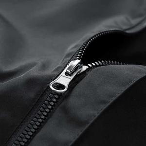 Servicio de OEM, buena alta calidad, impresión personalizada, forro de malla, chaqueta impermeable con cremallera, chaqueta cortavientos con capucha para hombres a la venta - Product Image 6