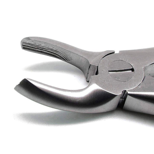 Pince d'extraction de qualité supérieure Instruments médicaux d'extraction dentaire en acier inoxydable allemand de haute qualité Mâchoires dentelées - Product Image 3