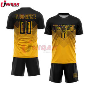 Uniformes de fútbol de primera calidad hechos a medida para hombres y mujeres Diseño de conjunto deportivo de rendimiento cómodo - Product Image 2
