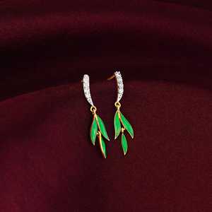 Hermosos Pendientes Heer de Diamantes Cultivados en Laboratorio de GIVA en Forma de Hoja de Iris Dorada para Mujeres Elegantes, Colección de Joyería - Product Image 3