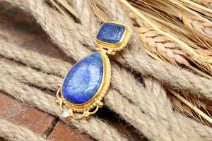 Collier pendentif Lapis Lazuli en argent sterling plaqué or et rhodium avec lunette cadeau de naissance fait main pour femme - Product Image 5