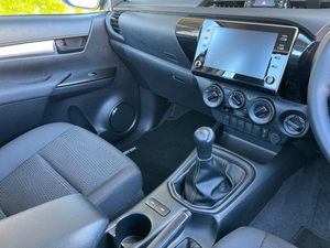 2022 para HILUX 2.4 GD6 Raider SC 4 Puertas Manual Volante a la Izquierda Emisión Euro IV 150-200 CV 4 Plazas - Product Image 3