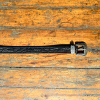 Ceinture en cuir de vache argentin importé avec gravure florale, boucle en laiton, finition artisanale de luxe, largeur 40 mm, durable, pièce unique, personnalisable