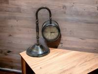 CH Moderne Mechanische Holz-Tischuhr mit Zeigeranzeige und Radioprojektion für Büro, Heimdekoration und Geburtstagsgeschenk