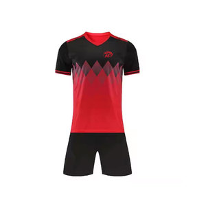 ชุดฟุตบอลพรีเมียมสำหรับผู้ชายจากโรงงานผู้ผลิต ผ้าโพลีเอสเตอร์ 100% แห้งเร็ว ระบายอากาศได้ดี น้ำหนักเบา ปรับแต่งได้ รุ่นล่าสุด - Product Image 1