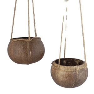 Abat-jour en forme de fruit de noix de coco fait main de haute qualité par Caro Candles pour la décoration de la maison - Product Image 1