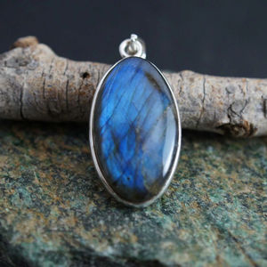 Bleu Flash Labradorite 925 Pendentif En Argent Designer Boho Bijoux Indiens avec Lunette Réglage Flash Charme Pendentifs pour Enfants - Product Image 1