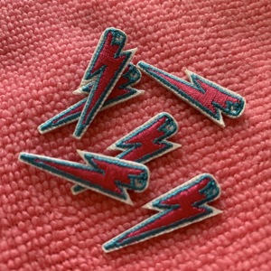 Patchs brodés personnalisés en gros à thermocoller, petits badges logo, patchs brodés drapeau pour chapeaux et vêtements - Product Image 2