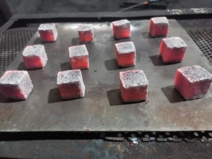Patrón de cubo Briket de carbón de cáscara de coco de alta calidad para desatar sesiones de narguile de larga duración - Product Image 3