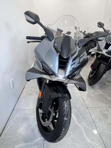 Motocicleta Deportiva de Alta Velocidad de 1000cc y Cuatro Cilindros - Product Image 2