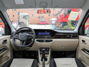 Changan V5 Mini Van Camioneta Eléctrica, Amplio Espacio, Autonomía NEDC de 501-600 km, Batería de 90-110 kWh, 100-150 kW, EE. UU. - Product Image 4